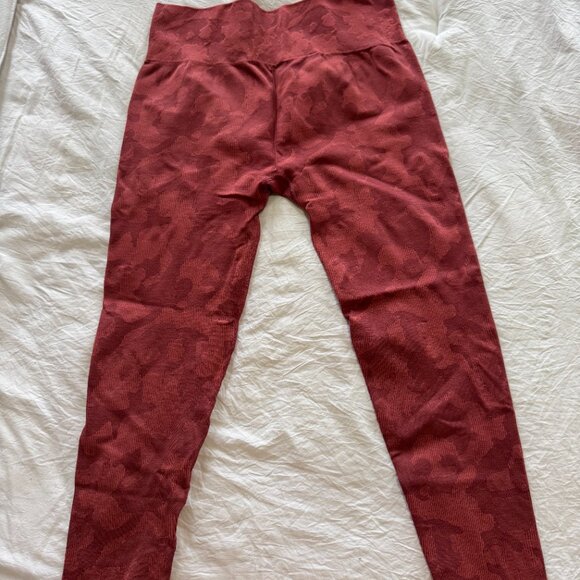 Gymshark Pink Camo Legging - Picture 2 of 4